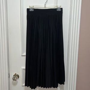 NWOT faux leather pleated midi skirt